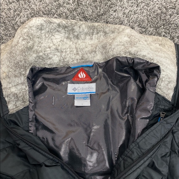 Columbia Women’s Jacket (Small) - Picture 9 of 9